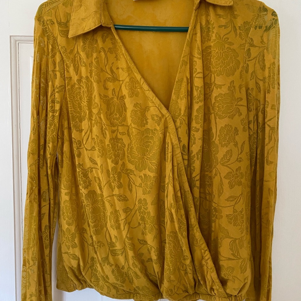 Pretty Anthropologie yellow top.